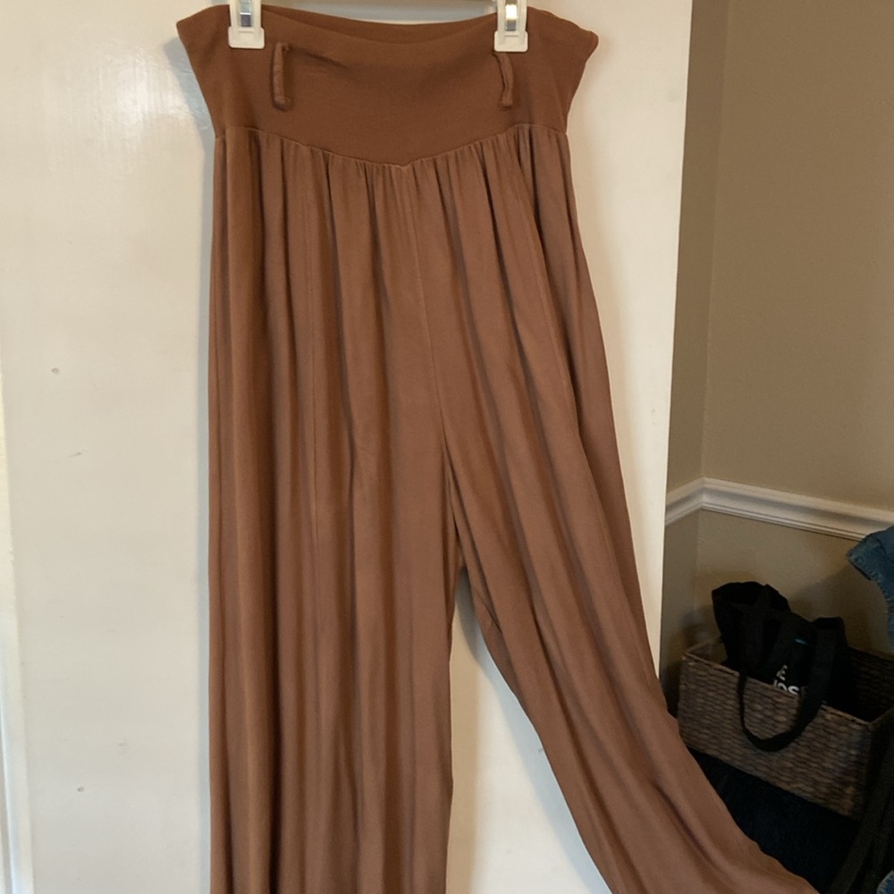 Beautiful wide leg pants. Great look from Italy